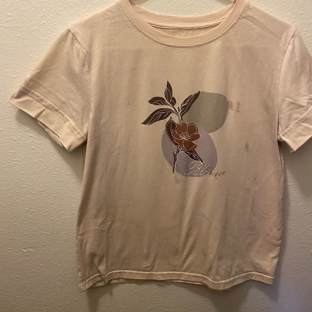 I am selling this item because I do not wear it anymore. I barely wear it